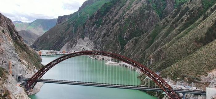 雅鲁藏布江大桥（雅鲁藏布江大桥谁修建）