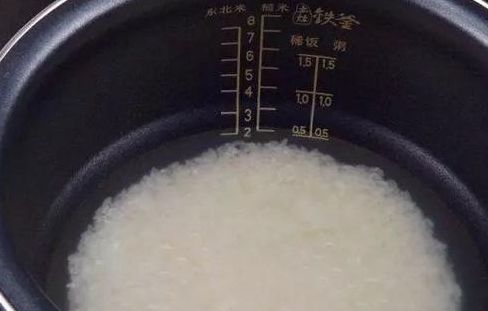 煮粥水和米的比例（砂锅煮粥水和米的比例）