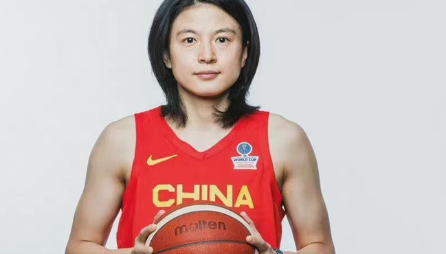 中国女篮教练郑薇简历（女篮教练郑薇个人资料）