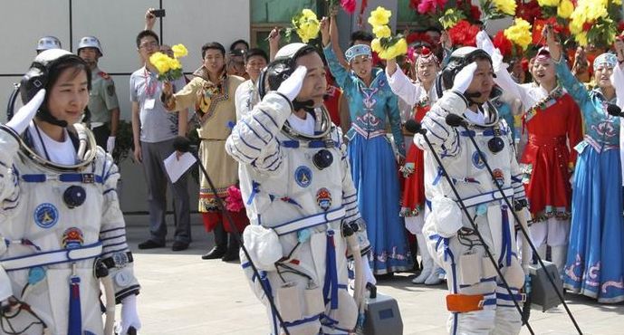 神九宇航员（神九宇航员出征仪式）