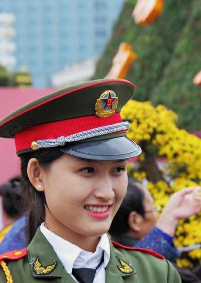 女兵英姿（女兵英姿飒爽）