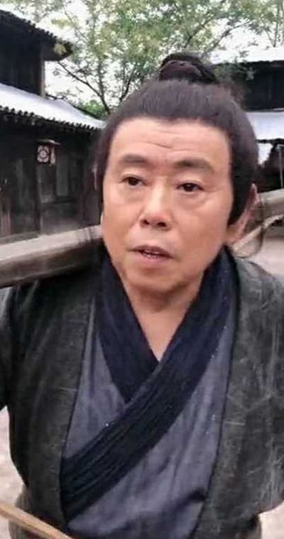 潘长江演的武大郎是哪个电视（潘长江演的武大郎是哪个电视二娘演的）