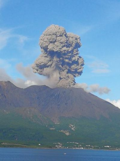 日本樱岛火山（日本樱岛火山短时间内多次喷发的原因是什么）