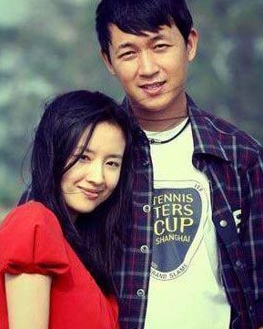 潘粤明现任老婆（潘粤明现任老婆尹姝贻图片）